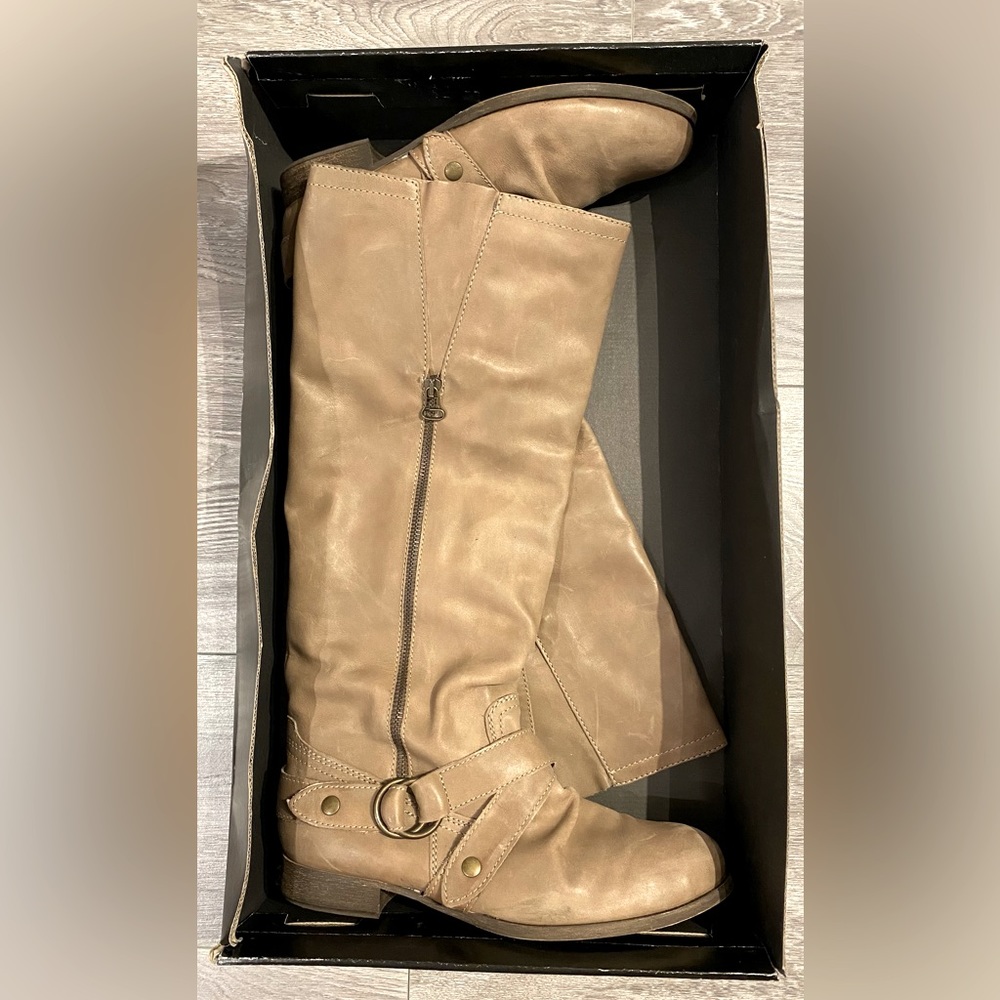 Steve Madden Rebellion Taupe Lea Boots - Picture 5 of 6